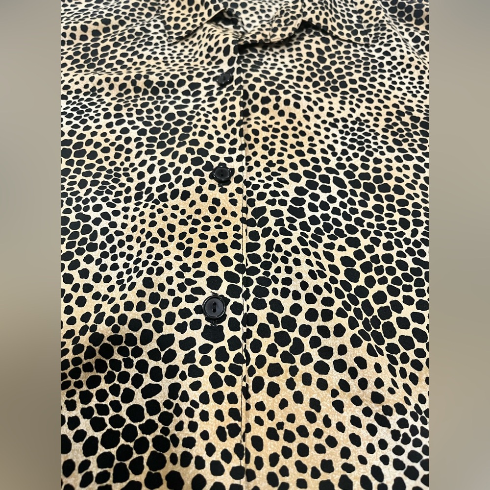 Impressions Leopard Print Button Down Short Sleeve Shirt - Size Medium - Picture 2 of 8